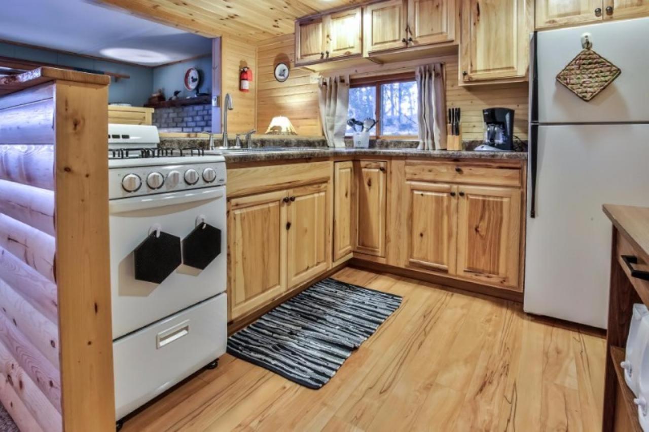 Cottage 5 - Hiller'S Pine Haven Saint Germain Екстериор снимка